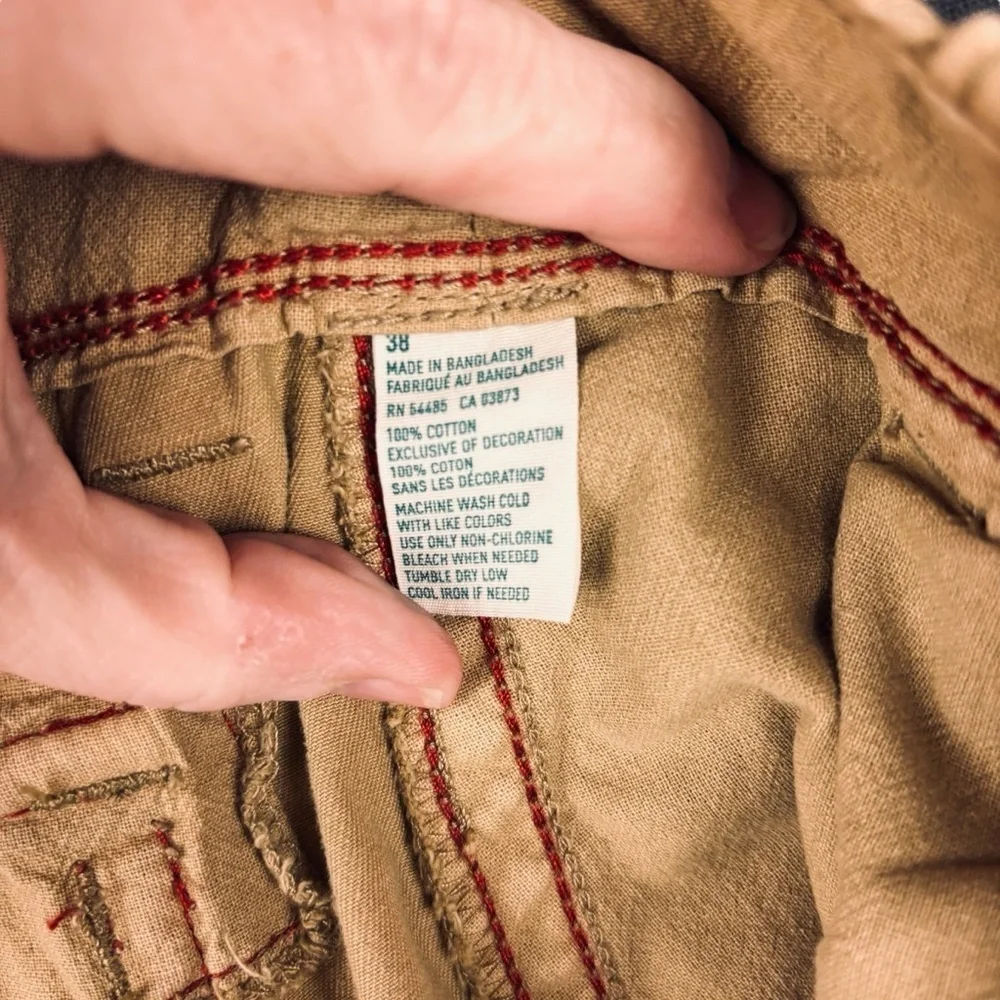 American Eagle Outfitters Classic Length Y2K Cargo Shorts – Sz 38 (Excellent)